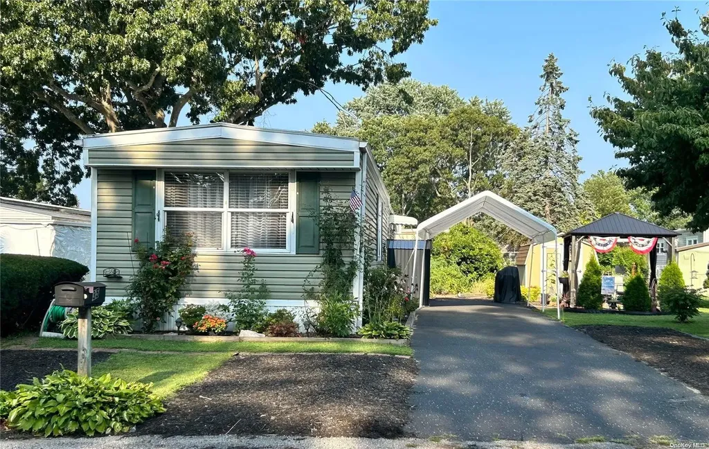 35 Buttercup Drive Bohemia NY 11716