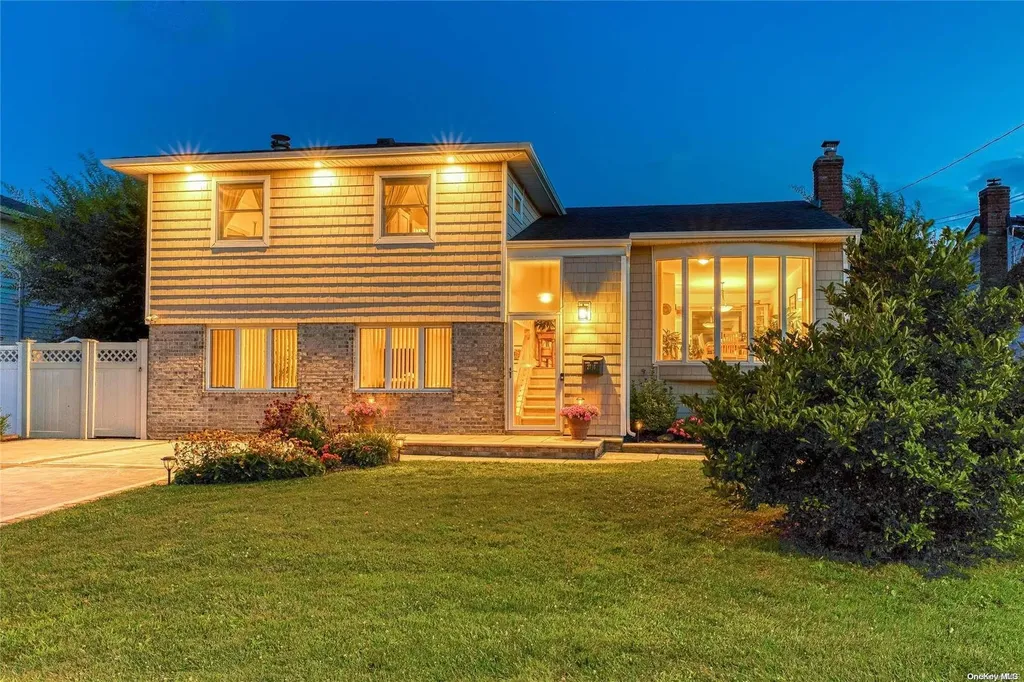 2716 Boundary Road Bellmore NY 11710