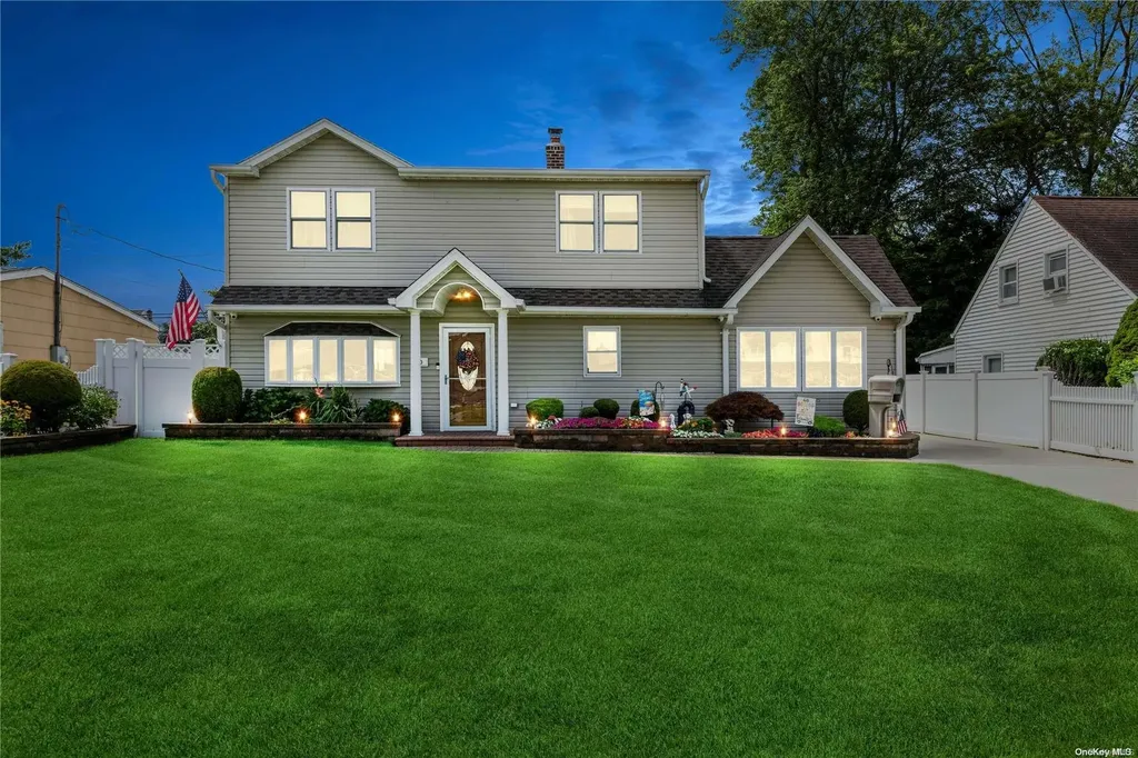 30 Balsam Lane Levittown NY 11756