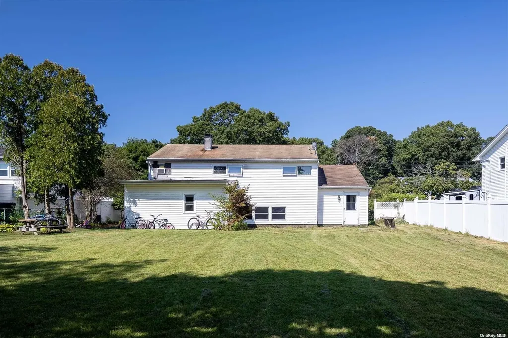 83 Andreano Avenue East Patchogue NY 11772
