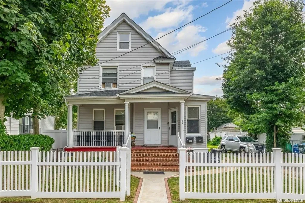 64 Mount Avenue Freeport NY 11520