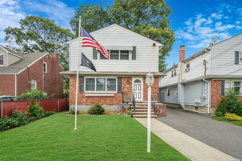 217 E Mineola Avenue Valley Stream NY 11580