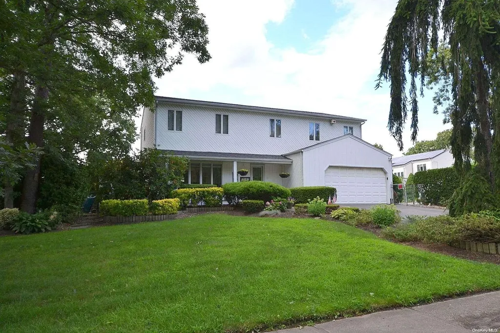 1 Tall Pines Lane Nesconset NY 11767