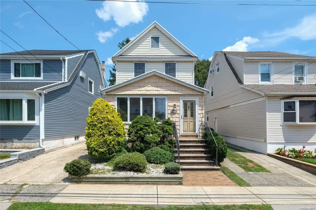 141 Buscher Avenue Valley Stream NY 11580