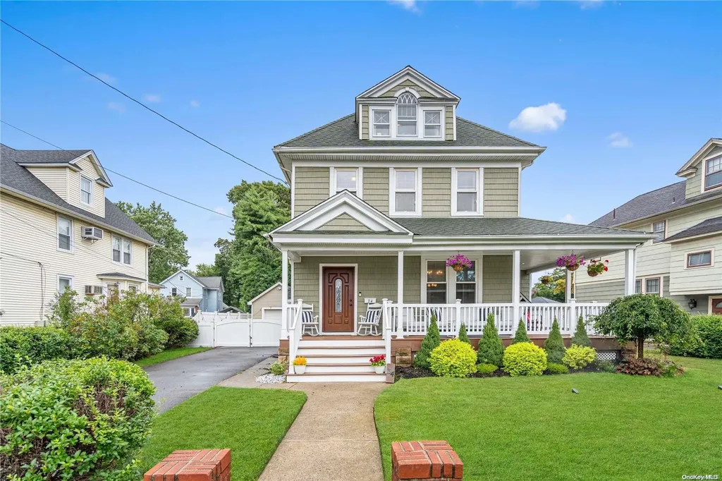 34 Earle Avenue Lynbrook NY 11563