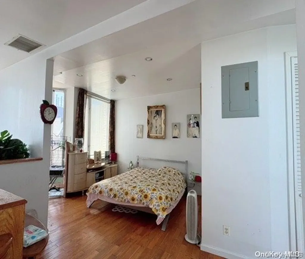 132-03 Sanford Avenue Flushing NY 11355