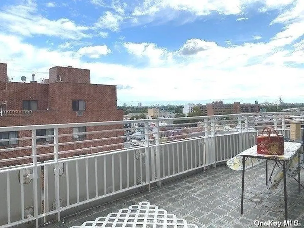 132-03 Sanford Avenue Flushing NY 11355