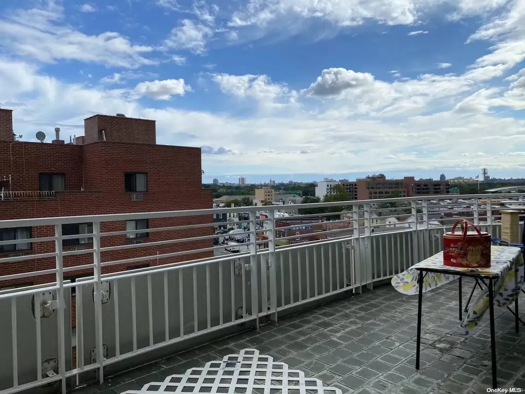 132-03 Sanford Avenue Flushing NY 11355