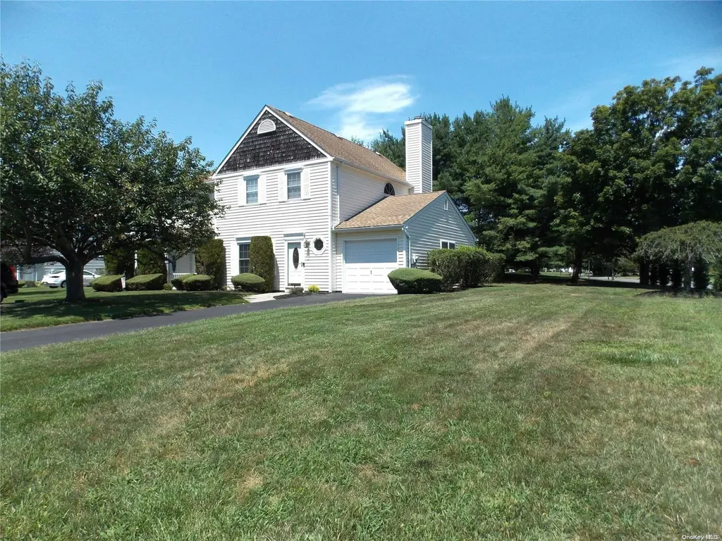 1 Thrush Path Coram NY 11727