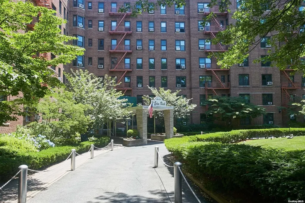 84-01 Main Street Briarwood NY 11435