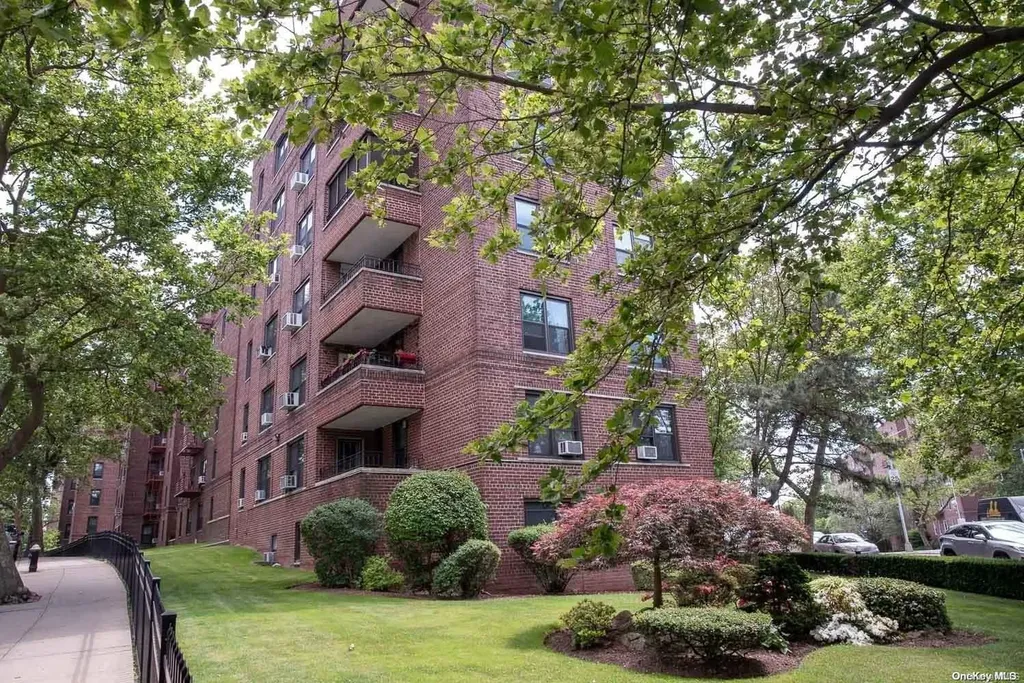 84-01 Main Street Briarwood NY 11435