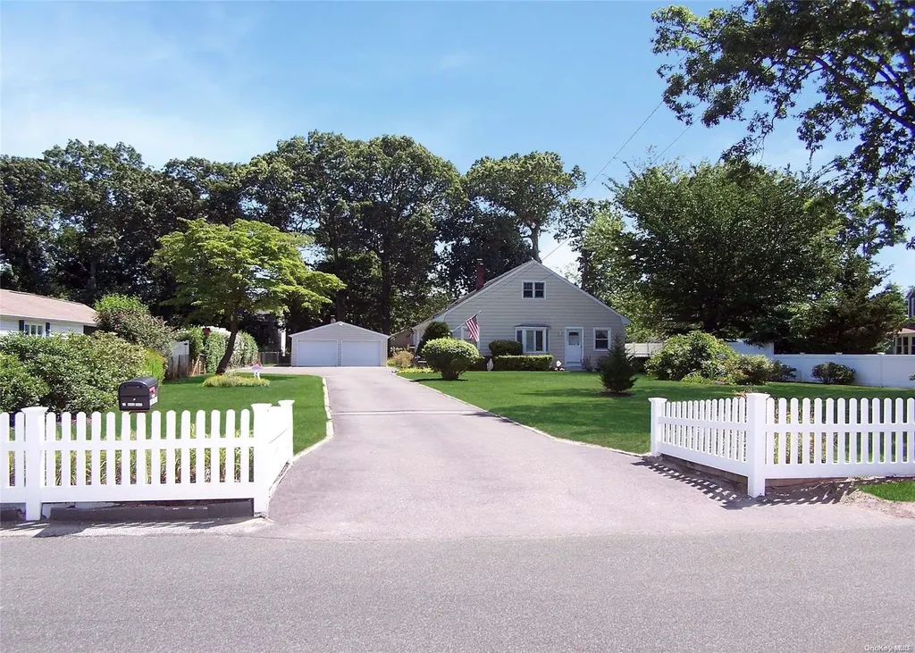 15 Wood Road Centereach NY 11720