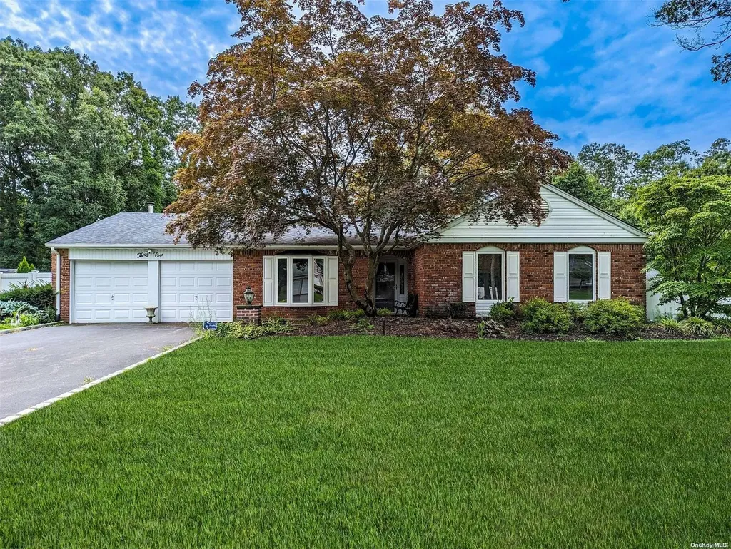 31 Granada Circle Mount Sinai NY 11766