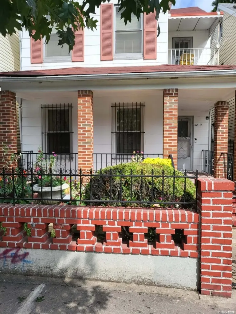 100-17 39 Avenue Corona NY 11368