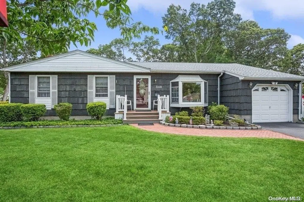 340 Halbert Drive Holbrook NY 11741