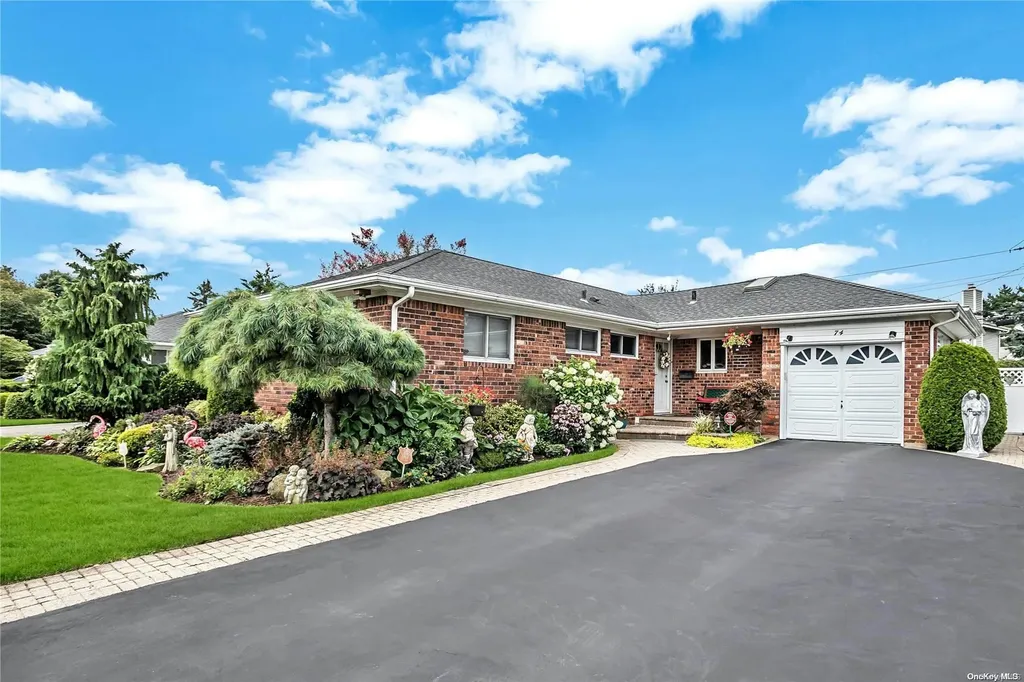 74 Victor Street Plainview NY 11803