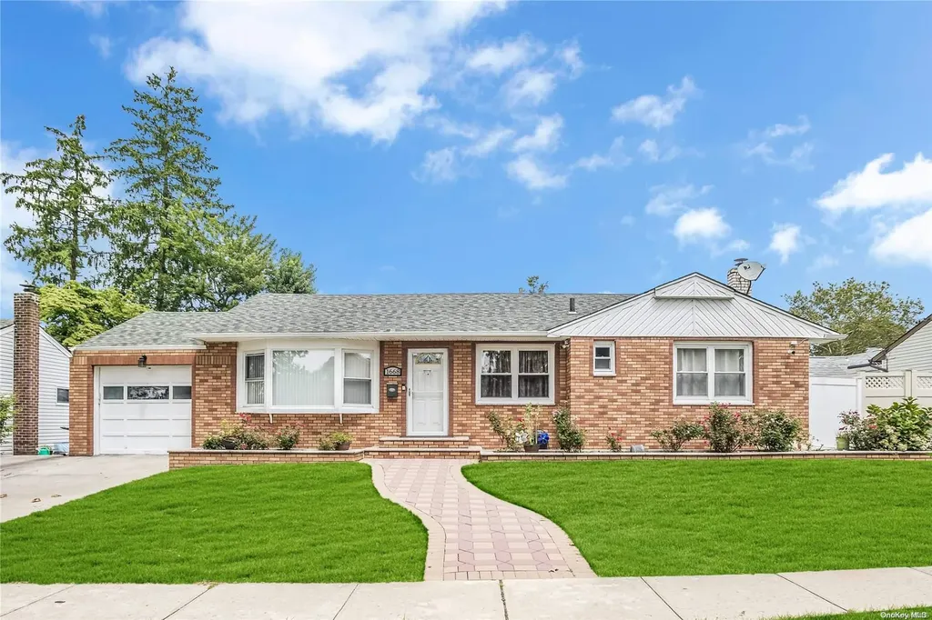 1668 Pershing Street Valley Stream NY 11580