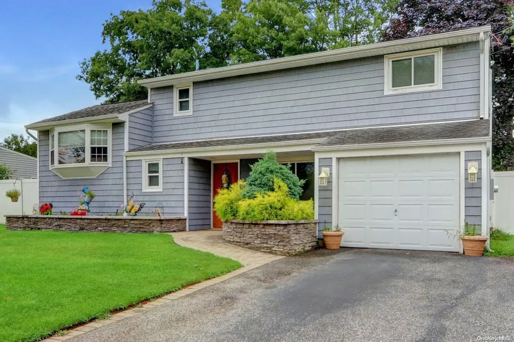 8 Monterey Lane Centereach NY 11720