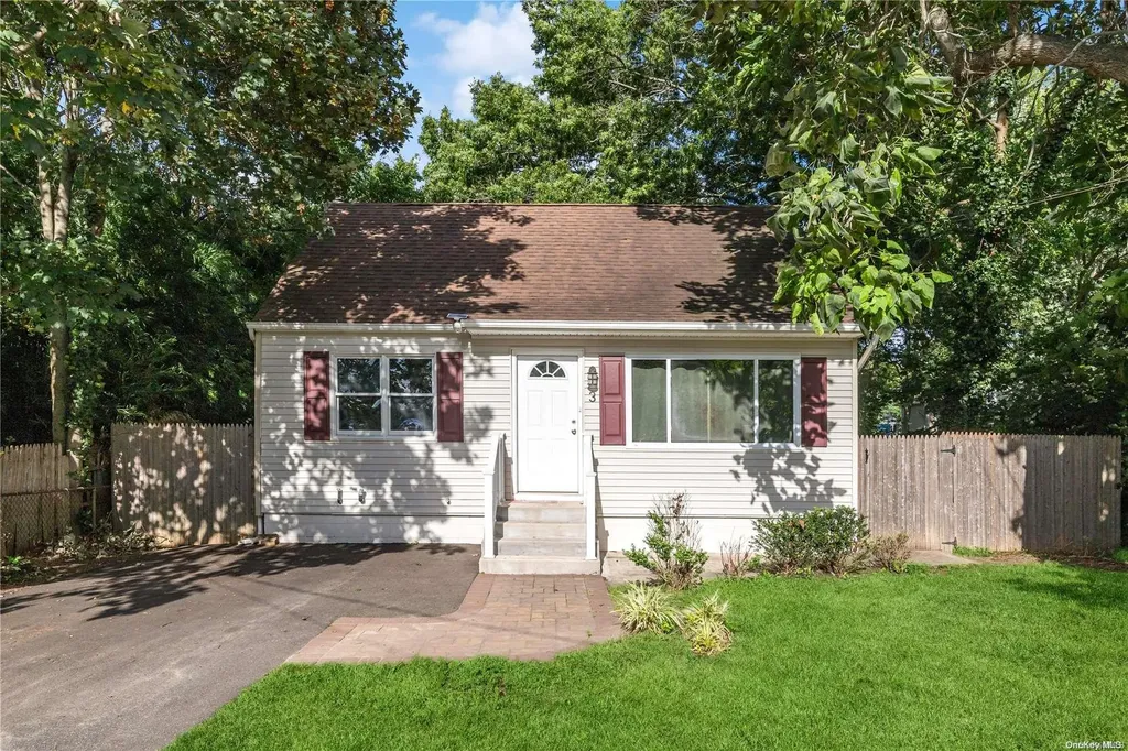 3 Hounslow Road Shirley NY 11967