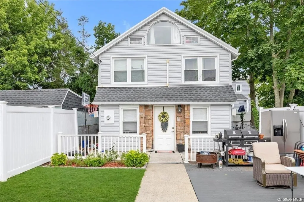 244 Meadowbrook Road Merrick NY 11566