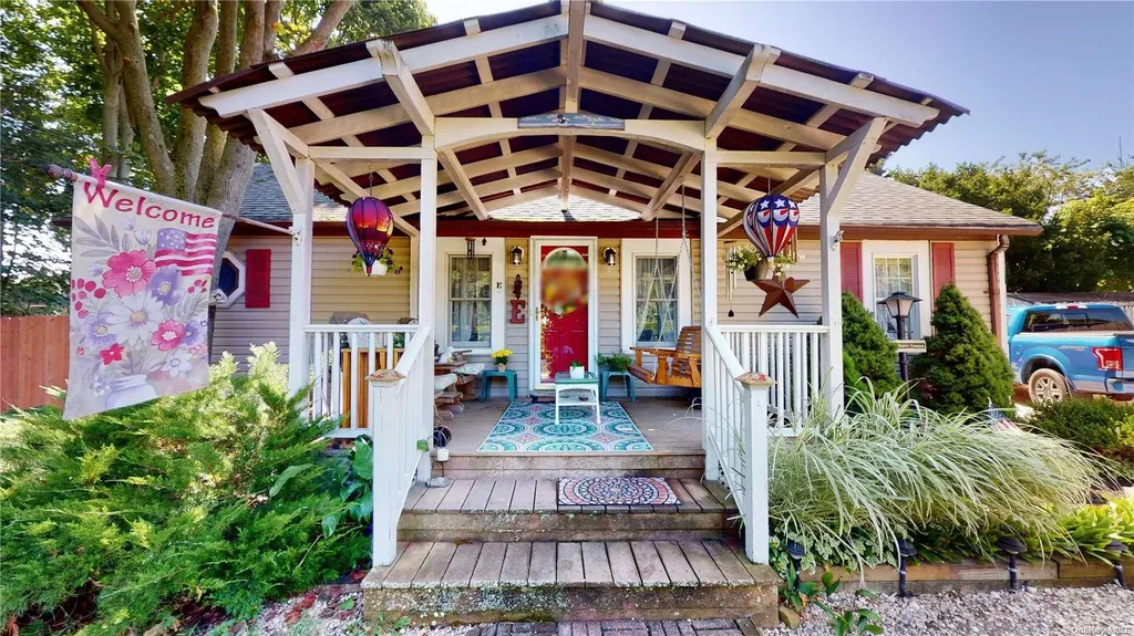2 Gate Street Hampton Bays NY 11946