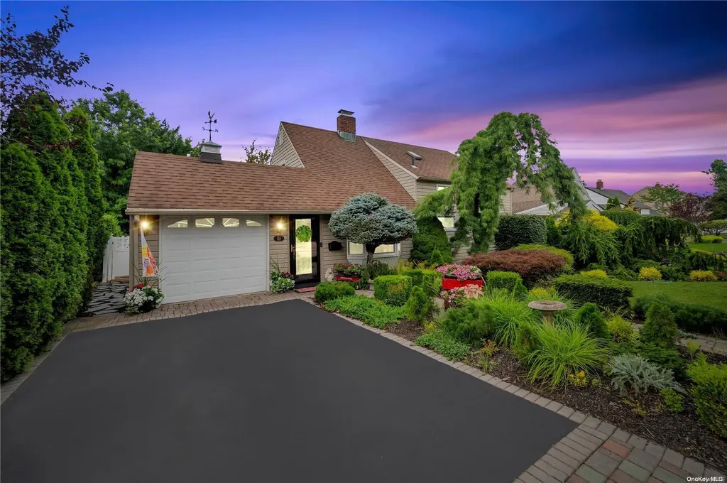 52 Jester Lane Levittown NY 11756