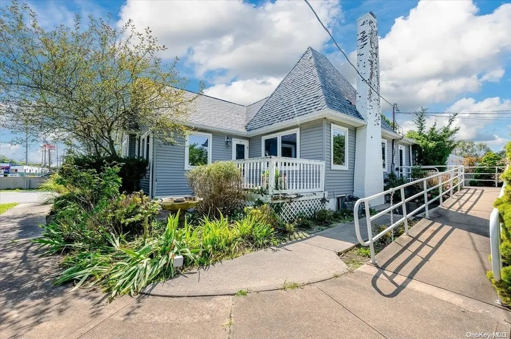 800 Montauk Highway West Islip NY 11795