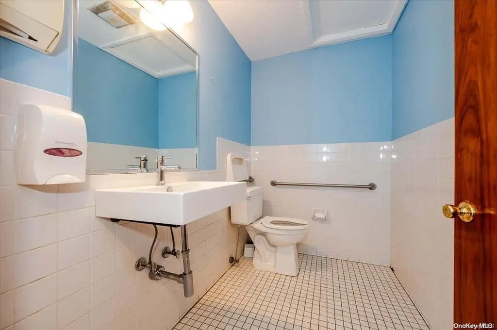 800 Montauk Highway West Islip NY 11795
