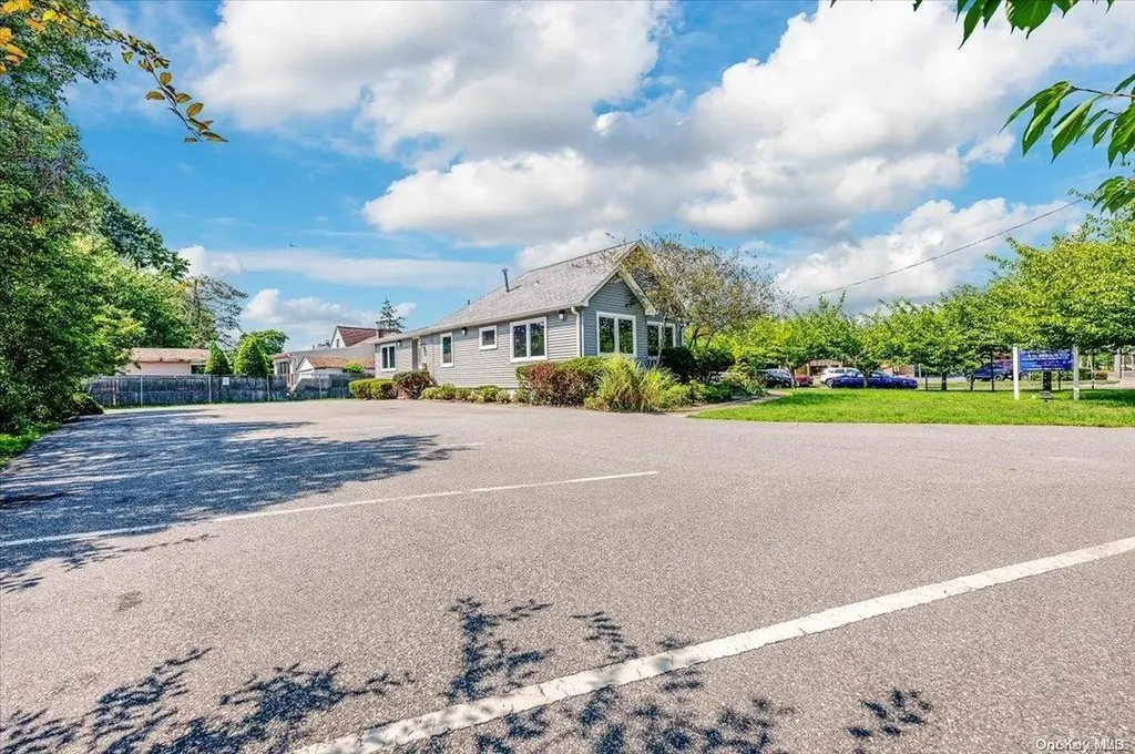800 Montauk Highway West Islip NY 11795