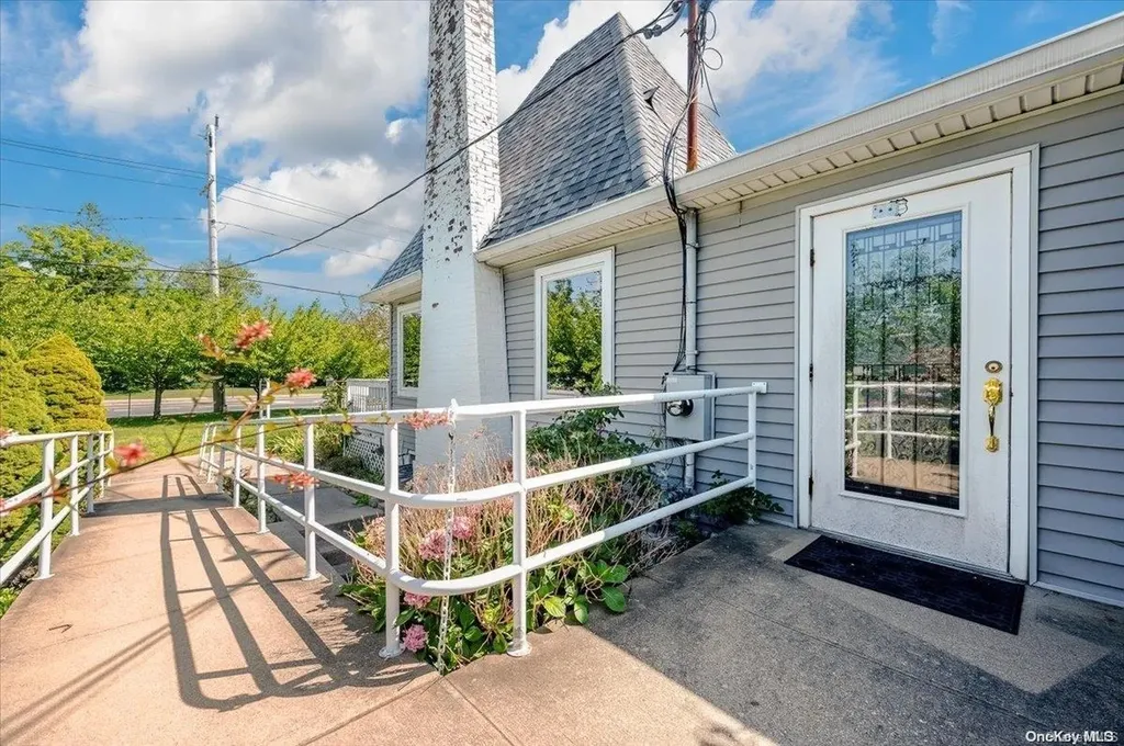 800 Montauk Highway West Islip NY 11795