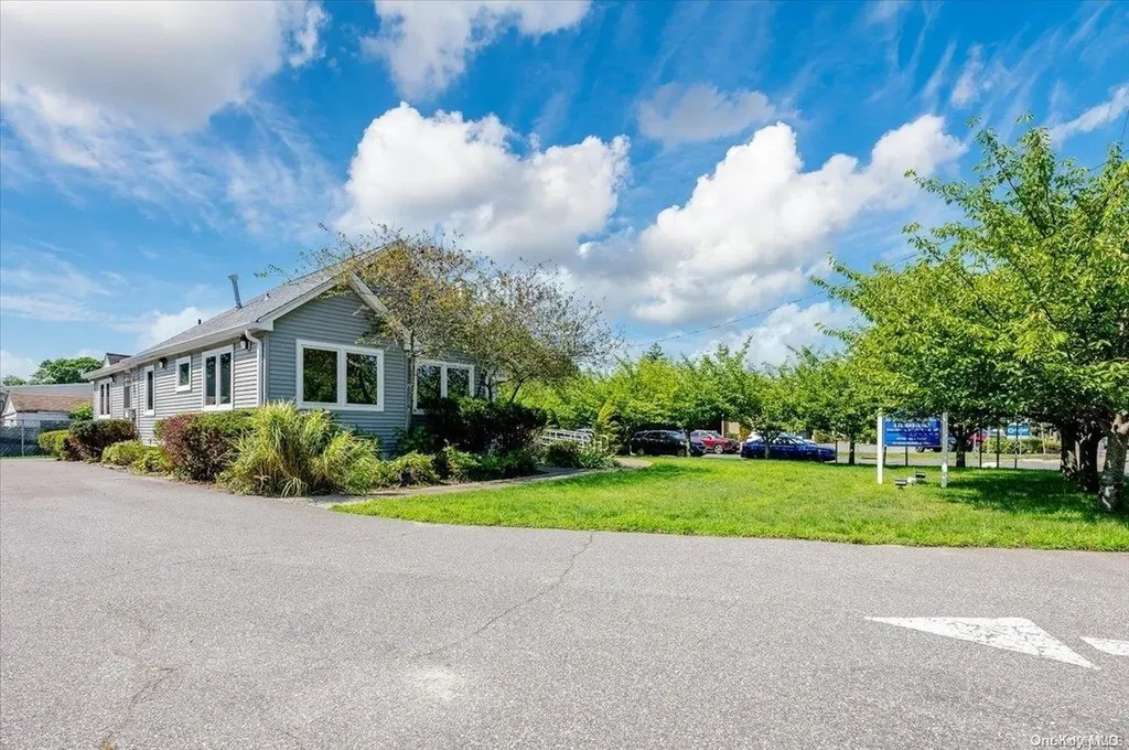 800 Montauk Highway West Islip NY 11795