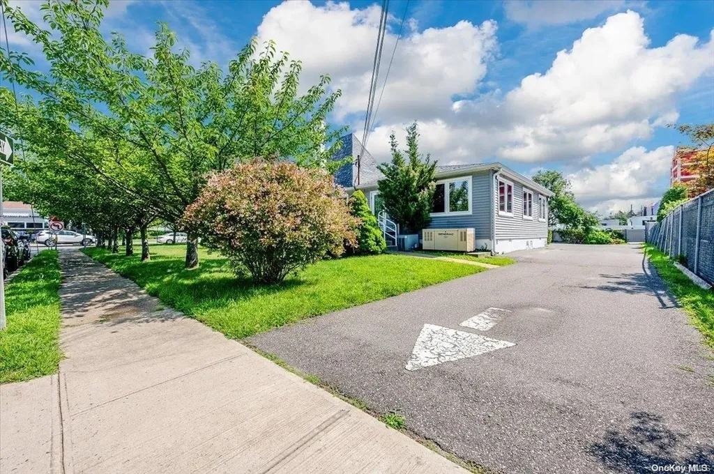 800 Montauk Highway West Islip NY 11795