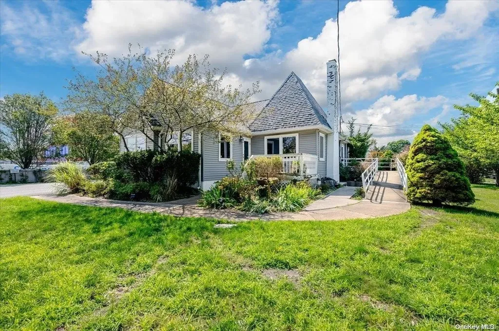 800 Montauk Highway West Islip NY 11795
