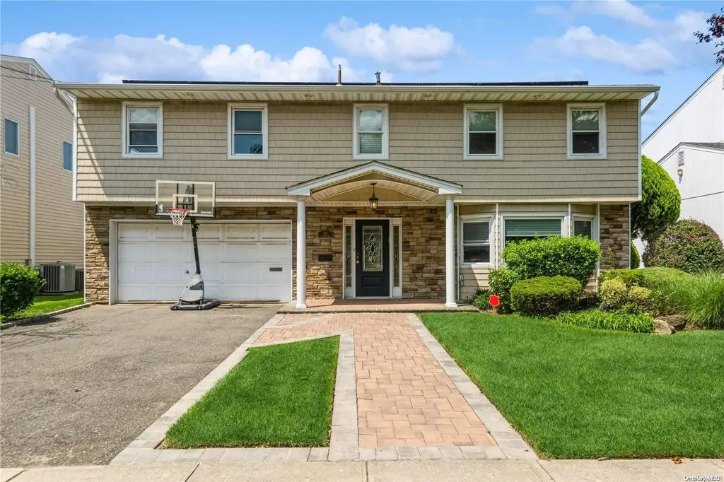 514 Hemlock Drive Cedarhurst NY 11516