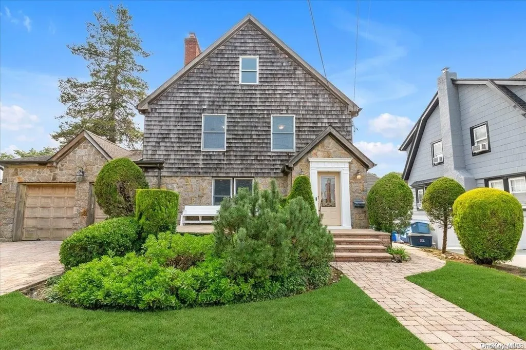 22 Webster Street Lynbrook NY 11563