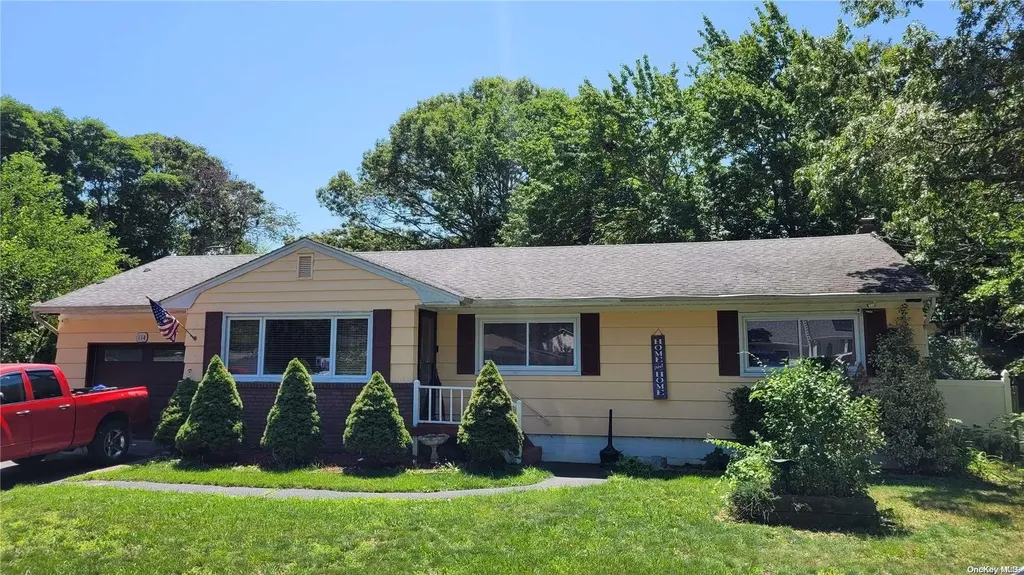 114 Coventry Avenue Mastic NY 11950