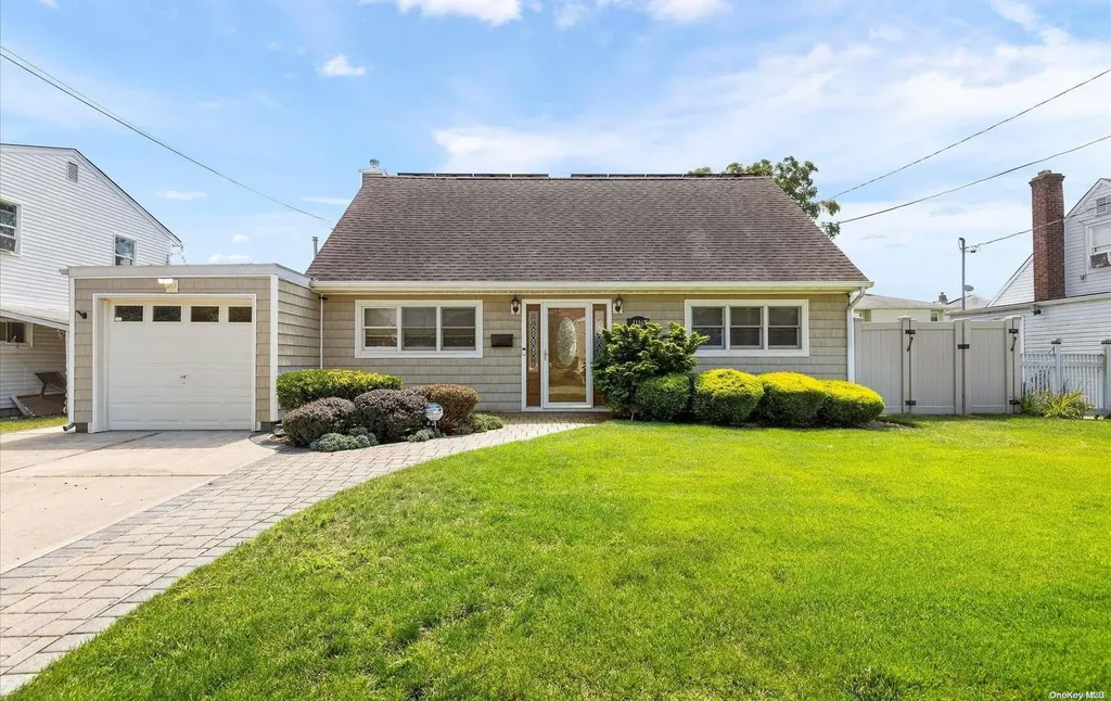 1116 Hastings Parkway Baldwin NY 11510