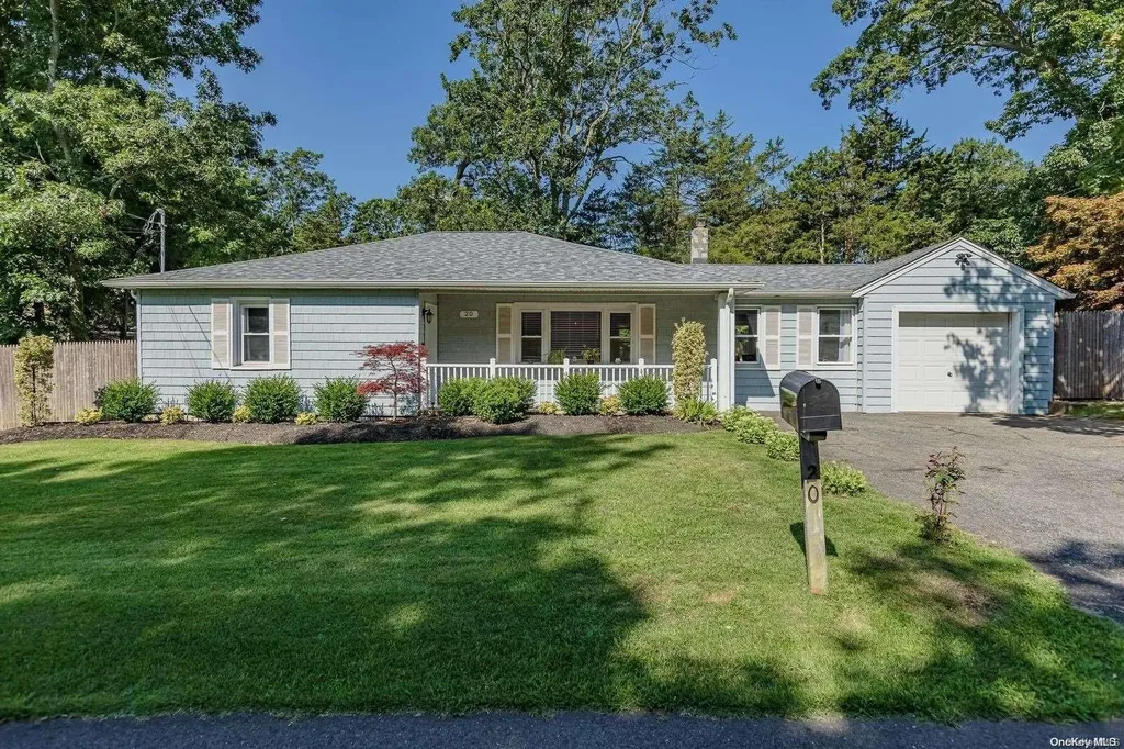 20 Ivy Road Rocky Point NY 11778