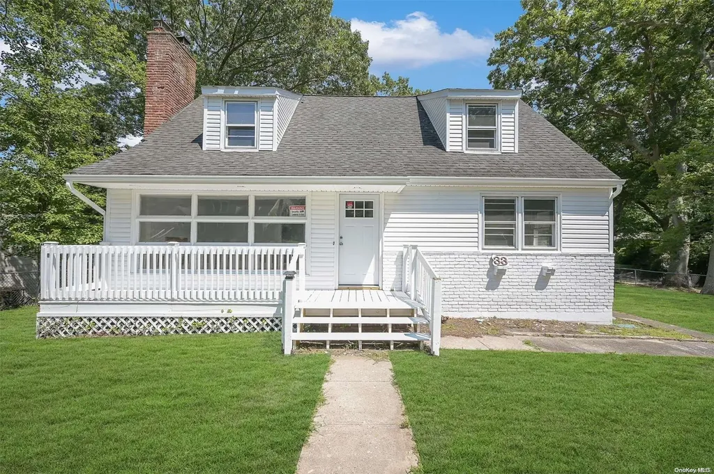 33 Hewlett Drive Sound Beach NY 11789