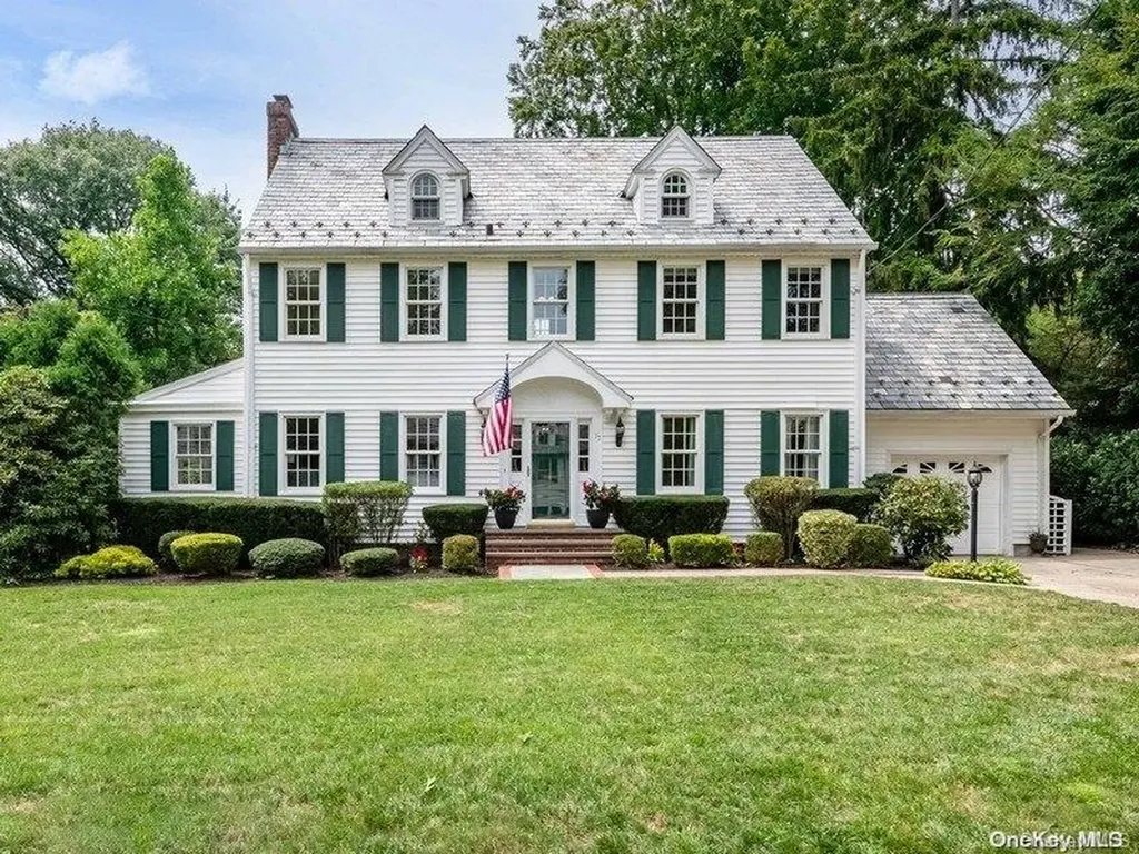 77 Stuart Place Manhasset NY 11030