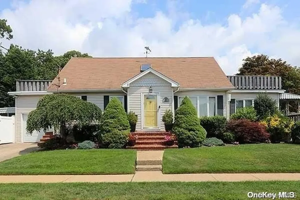 57 Henry Road Merrick NY 11566
