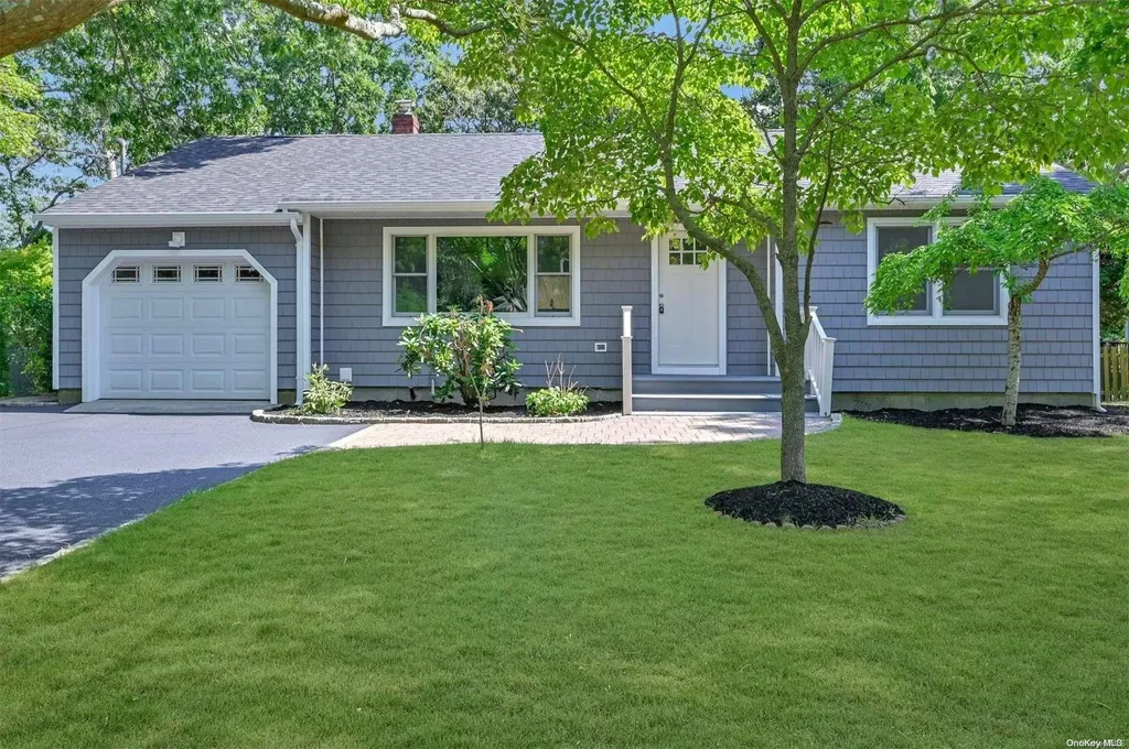 35 Suffolk Road Hampton Bays NY 11946