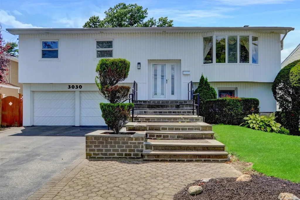 3030 Susan Road Bellmore NY 11710