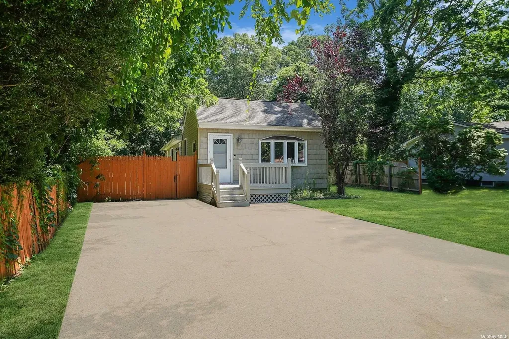 233 Orchid Drive Mastic Beach NY 11951