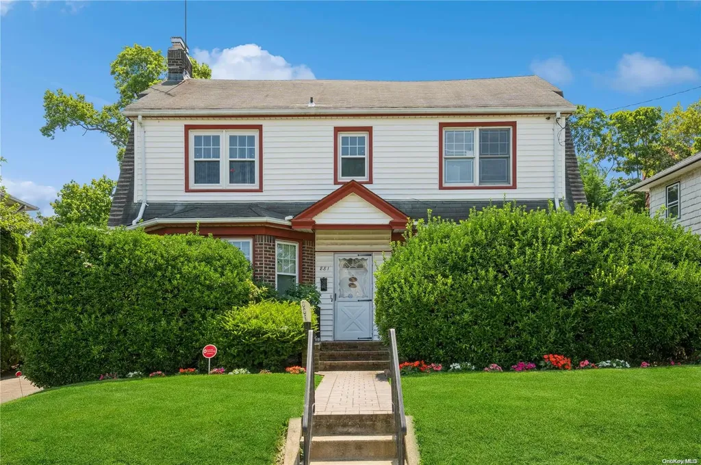 881 Academy Road Woodmere NY 11598