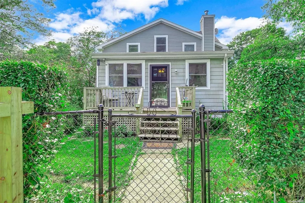 52 Manhasset Drive Mastic Beach NY 11951