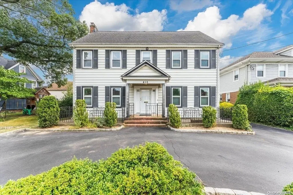 415 W Broadway Cedarhurst NY 11516