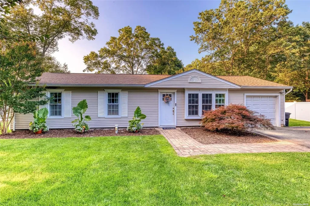 29 Fox Lane Shoreham NY 11786