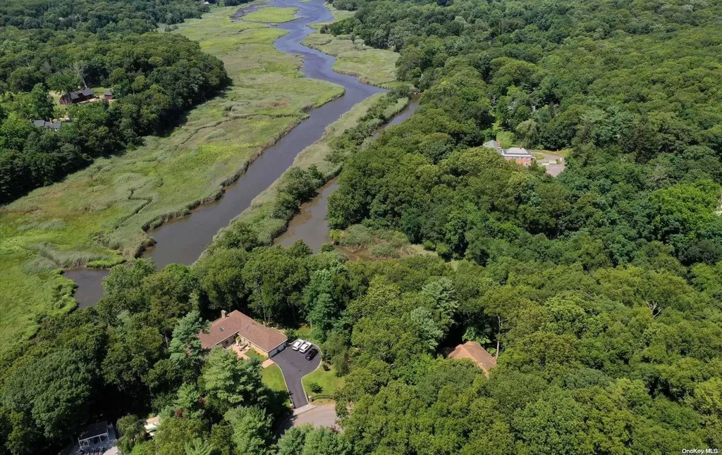 2 Pond Path Smithtown NY 11787
