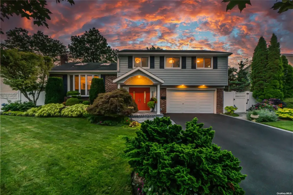 66 Fox Place Hicksville NY 11801
